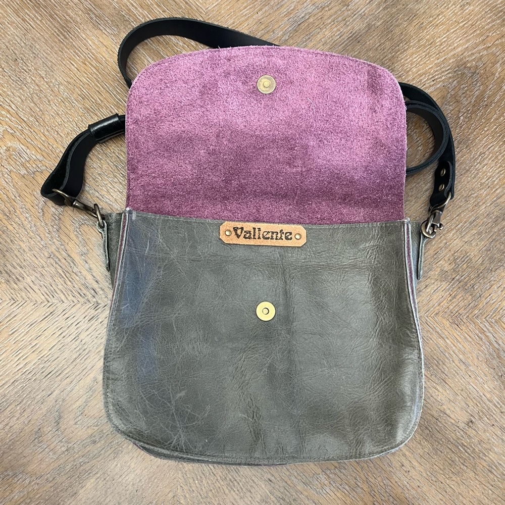 Vallente Vintage Leather Purse with Crossbody Strap.